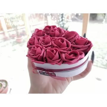 S szív dobozban bordó rózsa